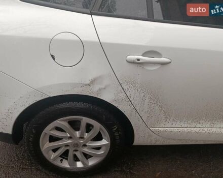 Белый Рено Меган, объемом двигателя 1.5 л и пробегом 296 тыс. км за 8000 $, фото 4 на Automoto.ua