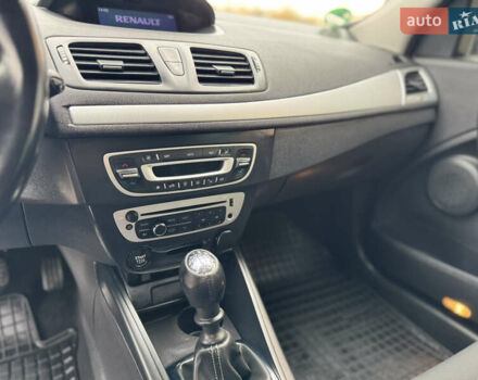 Белый Рено Меган, объемом двигателя 1.5 л и пробегом 225 тыс. км за 9850 $, фото 19 на Automoto.ua