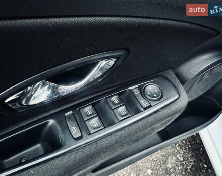 Белый Рено Меган, объемом двигателя 1.5 л и пробегом 253 тыс. км за 8200 $, фото 17 на Automoto.ua