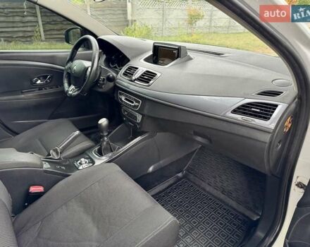 Рено Меган 2015 в Киеве на Automoto.ua Белый Рено Меган, объемом двигателя 1.5 л и пробегом 205 тыс. км за 6999 $, фото 22 на Automoto.ua