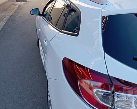 Белый Рено Меган, объемом двигателя 1.5 л и пробегом 350 тыс. км за 8500 $, фото 3 на Automoto.ua