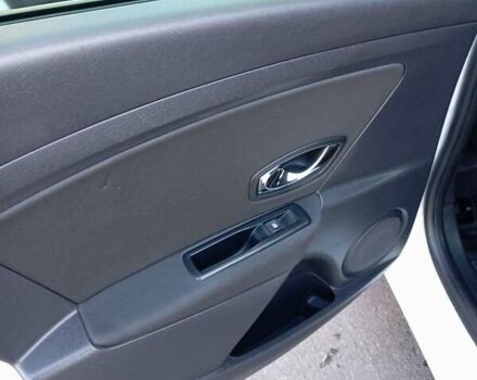 Белый Рено Меган, объемом двигателя 1.5 л и пробегом 350 тыс. км за 8500 $, фото 17 на Automoto.ua