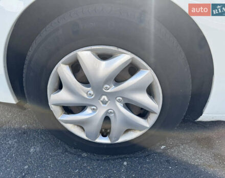 Білий Рено Меган, об'ємом двигуна 1.46 л та пробігом 308 тис. км за 8500 $, фото 8 на Automoto.ua