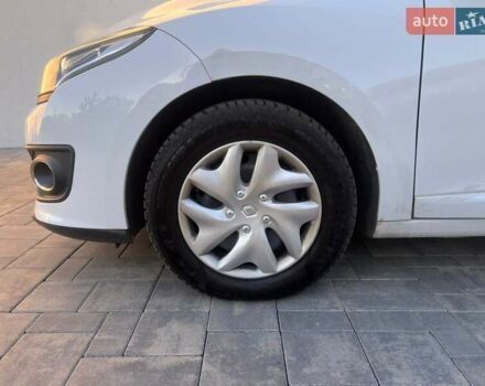 Белый Рено Меган, объемом двигателя 1.5 л и пробегом 190 тыс. км за 9100 $, фото 49 на Automoto.ua