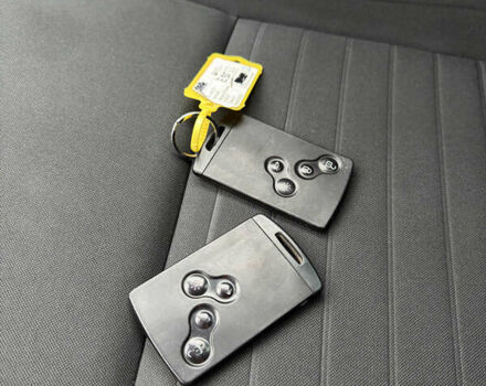 Белый Рено Меган, объемом двигателя 1.5 л и пробегом 278 тыс. км за 8900 $, фото 46 на Automoto.ua