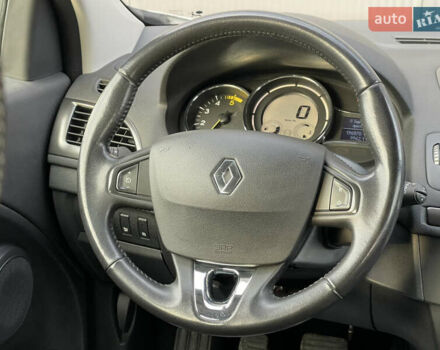 Белый Рено Меган, объемом двигателя 1.5 л и пробегом 196 тыс. км за 9500 $, фото 15 на Automoto.ua