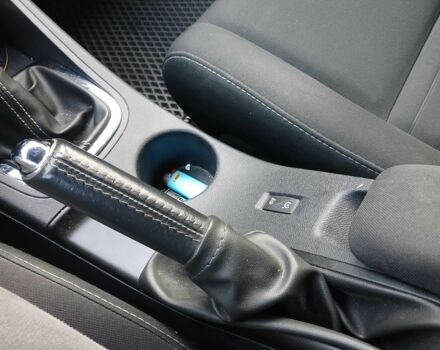 Белый Рено Меган, объемом двигателя 1.44 л и пробегом 206 тыс. км за 8900 $, фото 4 на Automoto.ua