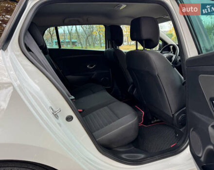 Белый Рено Меган, объемом двигателя 1.46 л и пробегом 215 тыс. км за 8450 $, фото 14 на Automoto.ua