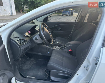 Белый Рено Меган, объемом двигателя 1.46 л и пробегом 146 тыс. км за 10799 $, фото 6 на Automoto.ua