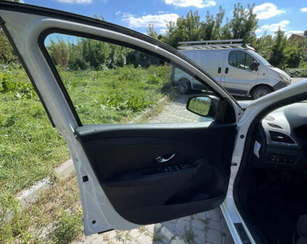 Белый Рено Меган, объемом двигателя 1.5 л и пробегом 175 тыс. км за 10200 $, фото 7 на Automoto.ua