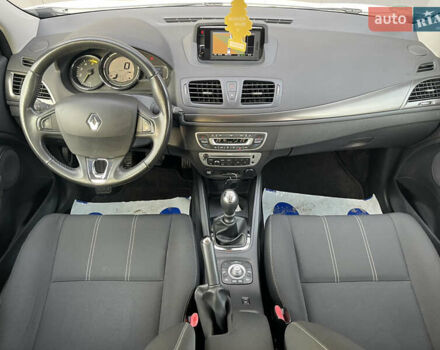 Белый Рено Меган, объемом двигателя 1.5 л и пробегом 196 тыс. км за 9500 $, фото 11 на Automoto.ua