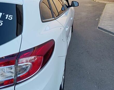 Белый Рено Меган, объемом двигателя 1.5 л и пробегом 350 тыс. км за 8500 $, фото 2 на Automoto.ua