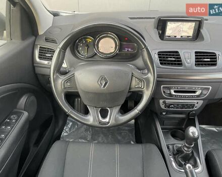 Белый Рено Меган, объемом двигателя 1.5 л и пробегом 113 тыс. км за 11500 $, фото 11 на Automoto.ua