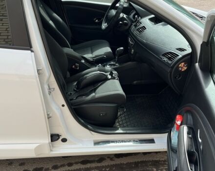 Белый Рено Меган, объемом двигателя 1.5 л и пробегом 325 тыс. км за 8100 $, фото 2 на Automoto.ua