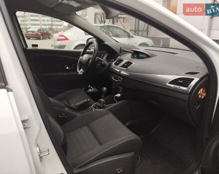 Белый Рено Меган, объемом двигателя 1.5 л и пробегом 349 тыс. км за 8200 $, фото 5 на Automoto.ua