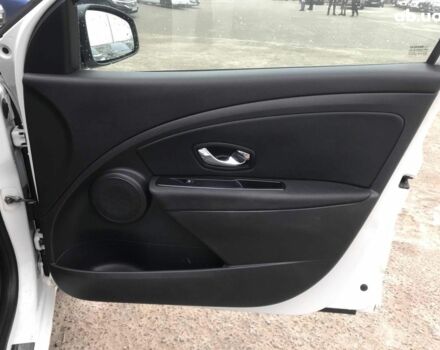 Белый Рено Меган, объемом двигателя 1.5 л и пробегом 315 тыс. км за 8790 $, фото 12 на Automoto.ua