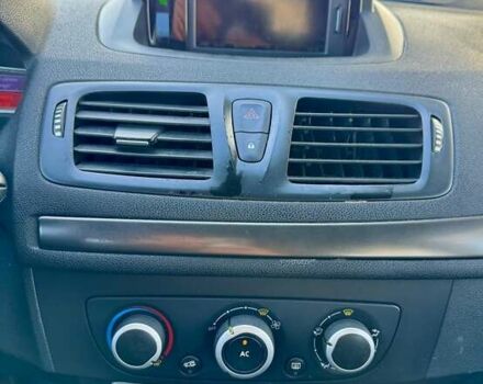 Белый Рено Меган, объемом двигателя 1.5 л и пробегом 222 тыс. км за 5499 $, фото 15 на Automoto.ua