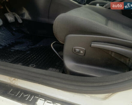 Белый Рено Меган, объемом двигателя 1.5 л и пробегом 362 тыс. км за 7799 $, фото 17 на Automoto.ua