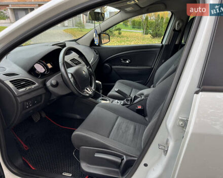 Белый Рено Меган, объемом двигателя 1.46 л и пробегом 215 тыс. км за 8450 $, фото 10 на Automoto.ua