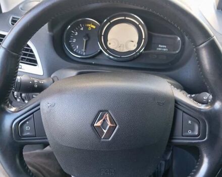 Белый Рено Меган, объемом двигателя 1.5 л и пробегом 350 тыс. км за 8500 $, фото 21 на Automoto.ua