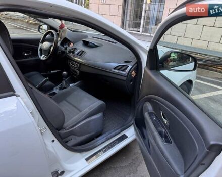 Білий Рено Меган, об'ємом двигуна 1.5 л та пробігом 272 тис. км за 9500 $, фото 11 на Automoto.ua