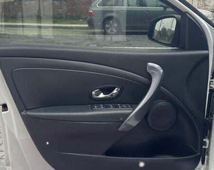 Белый Рено Меган, объемом двигателя 1.46 л и пробегом 320 тыс. км за 7999 $, фото 18 на Automoto.ua