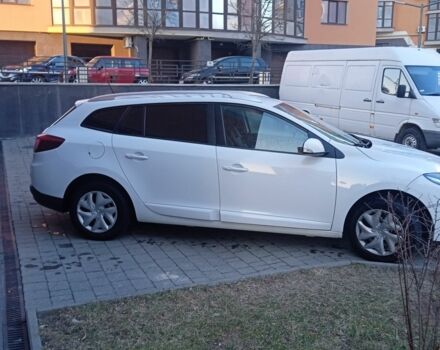 Белый Рено Меган, объемом двигателя 1.5 л и пробегом 254 тыс. км за 7850 $, фото 2 на Automoto.ua