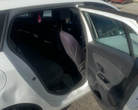 Белый Рено Меган, объемом двигателя 1.5 л и пробегом 362 тыс. км за 7799 $, фото 10 на Automoto.ua