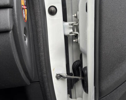 Белый Рено Меган, объемом двигателя 1.5 л и пробегом 278 тыс. км за 8900 $, фото 21 на Automoto.ua