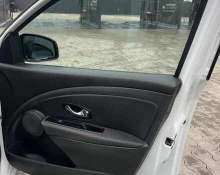 Белый Рено Меган, объемом двигателя 1.5 л и пробегом 189 тыс. км за 8900 $, фото 12 на Automoto.ua