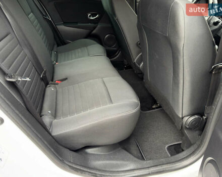 Белый Рено Меган, объемом двигателя 1.5 л и пробегом 278 тыс. км за 8900 $, фото 16 на Automoto.ua