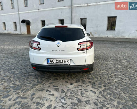 Белый Рено Меган, объемом двигателя 1.46 л и пробегом 146 тыс. км за 10799 $, фото 2 на Automoto.ua
