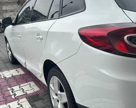 Белый Рено Меган, объемом двигателя 1.46 л и пробегом 320 тыс. км за 7999 $, фото 9 на Automoto.ua