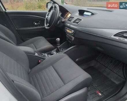 Белый Рено Меган, объемом двигателя 1.5 л и пробегом 207 тыс. км за 8000 $, фото 6 на Automoto.ua