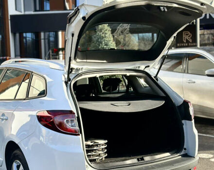 Белый Рено Меган, объемом двигателя 1.5 л и пробегом 253 тыс. км за 8200 $, фото 12 на Automoto.ua