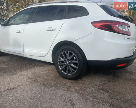 Рено Меган 2015 в Ровно на Automoto.ua Белый Рено Меган, объемом двигателя 1.5 л и пробегом 167 тыс. км за 9199 $, фото 24 на Automoto.ua
