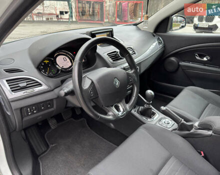 Белый Рено Меган, объемом двигателя 1.5 л и пробегом 278 тыс. км за 8900 $, фото 19 на Automoto.ua