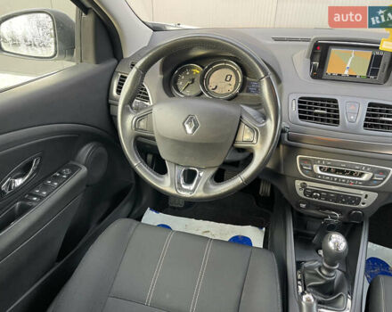 Белый Рено Меган, объемом двигателя 1.5 л и пробегом 197 тыс. км за 8900 $, фото 12 на Automoto.ua