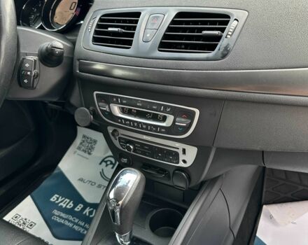 Белый Рено Меган, объемом двигателя 1.5 л и пробегом 226 тыс. км за 8900 $, фото 4 на Automoto.ua