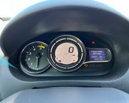 Белый Рено Меган, объемом двигателя 1.5 л и пробегом 290 тыс. км за 8799 $, фото 7 на Automoto.ua