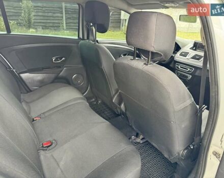 Белый Рено Меган, объемом двигателя 1.5 л и пробегом 205 тыс. км за 6999 $, фото 24 на Automoto.ua