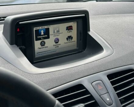 Белый Рено Меган, объемом двигателя 1.5 л и пробегом 226 тыс. км за 8900 $, фото 7 на Automoto.ua