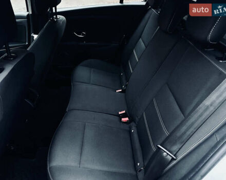 Белый Рено Меган, объемом двигателя 1.5 л и пробегом 253 тыс. км за 8200 $, фото 16 на Automoto.ua