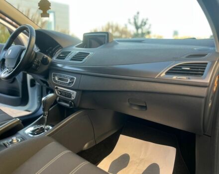 Белый Рено Меган, объемом двигателя 1.5 л и пробегом 190 тыс. км за 9200 $, фото 22 на Automoto.ua