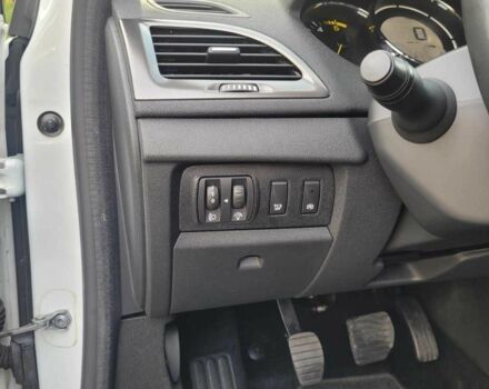 Білий Рено Меган, об'ємом двигуна 1.5 л та пробігом 125 тис. км за 10400 $, фото 11 на Automoto.ua