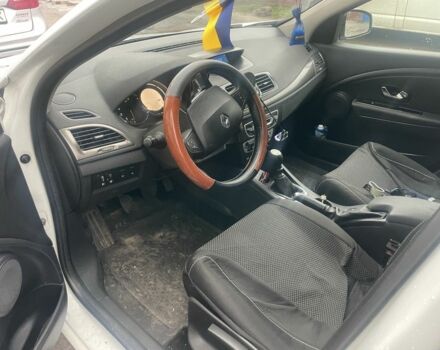 Белый Рено Меган, объемом двигателя 1.5 л и пробегом 450 тыс. км за 7327 $, фото 7 на Automoto.ua