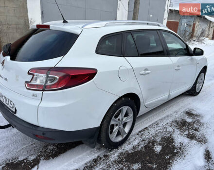 Белый Рено Меган, объемом двигателя 1.46 л и пробегом 198 тыс. км за 8800 $, фото 5 на Automoto.ua