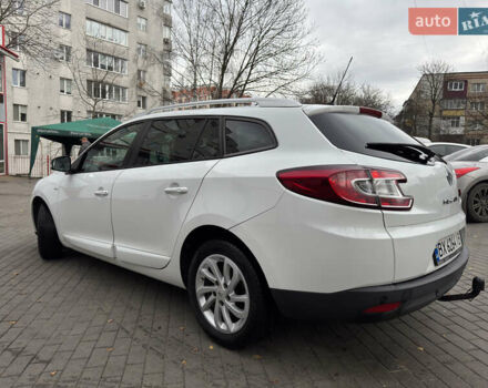 Белый Рено Меган, объемом двигателя 1.5 л и пробегом 278 тыс. км за 8900 $, фото 4 на Automoto.ua