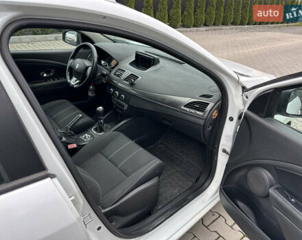 Білий Рено Меган, об'ємом двигуна 1.5 л та пробігом 280 тис. км за 5999 $, фото 4 на Automoto.ua