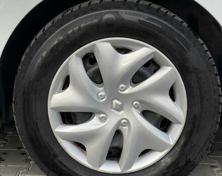 Белый Рено Меган, объемом двигателя 1.5 л и пробегом 196 тыс. км за 9500 $, фото 33 на Automoto.ua